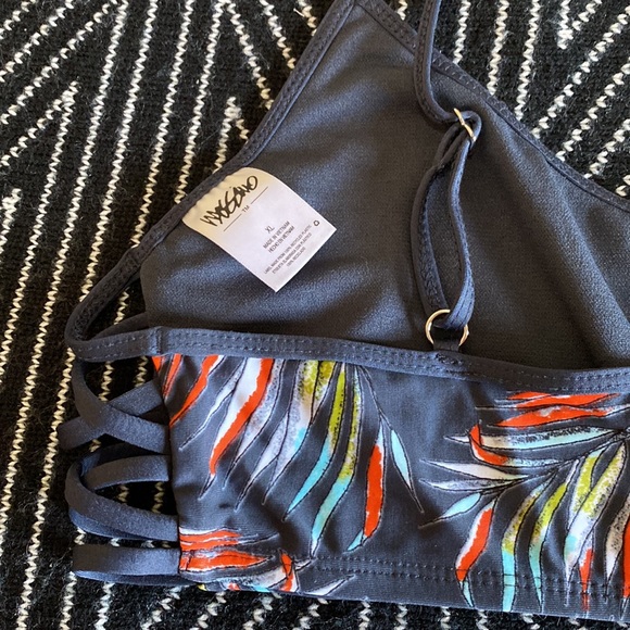 Mossimo Swim Suit Top - Picture 4 of 6